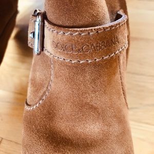 Authentic vintage Dolce and Gabbana caramel boots